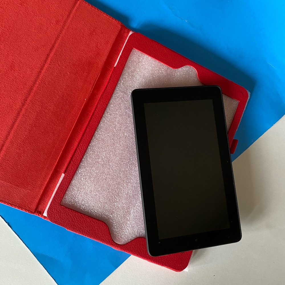 NWT Red tablet case - Picture 6 of 7